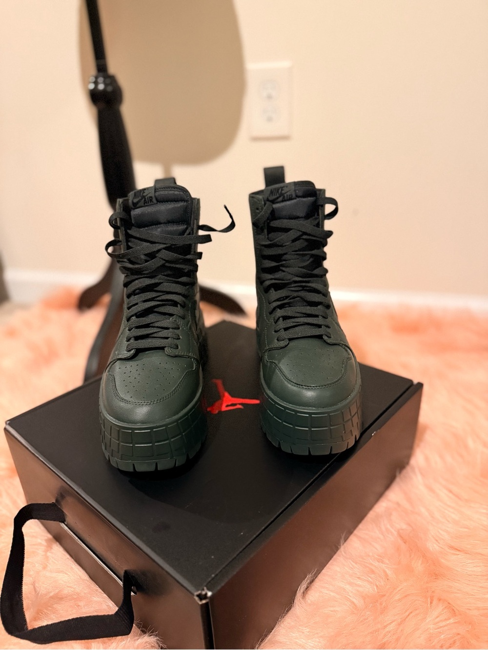 Nike Air Jordan 1 High Brooklyn boots in a dark spruce green colorway - Picture 6 of 10